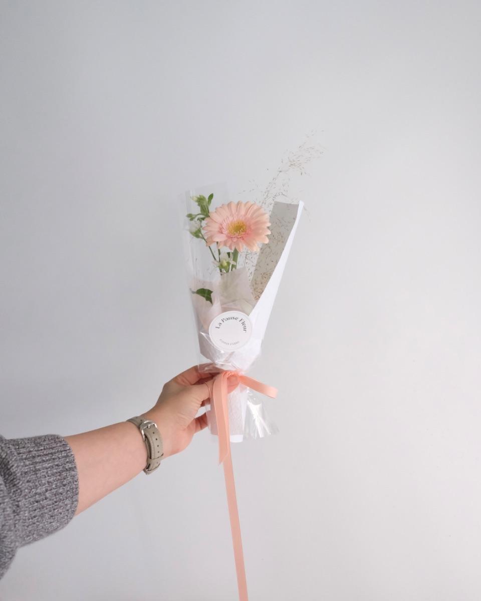 한송이 꽃다발(메인꽃+꾸밈꽃)