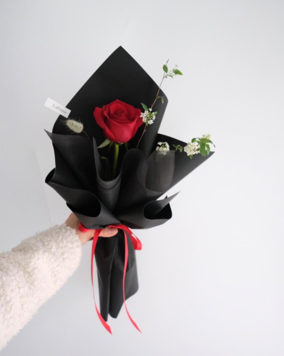 한송이 꽃다발(메인꽃+꾸밈꽃)