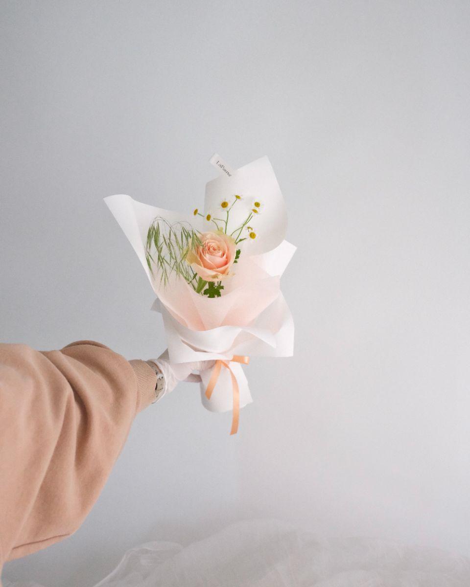 한송이 꽃다발(메인꽃+꾸밈꽃)